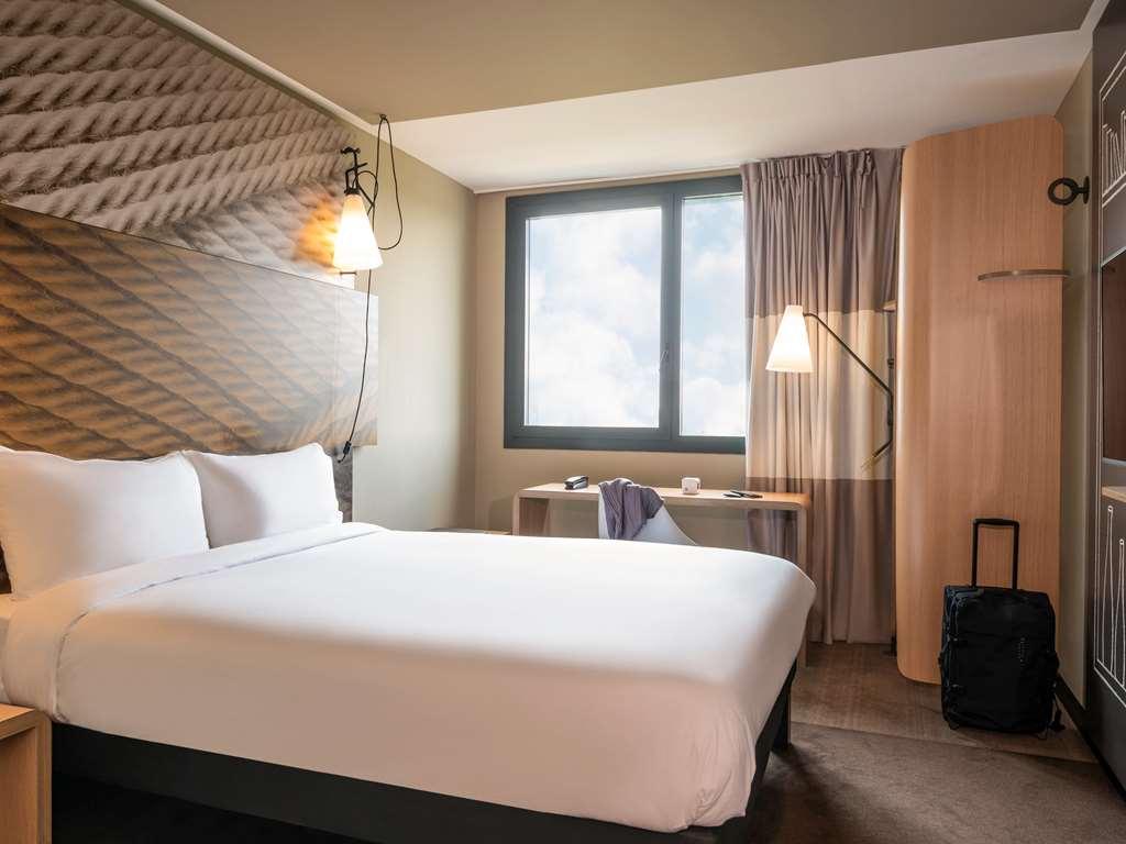 Ibis Gonesse Le Bourget Otel Oda fotoğraf